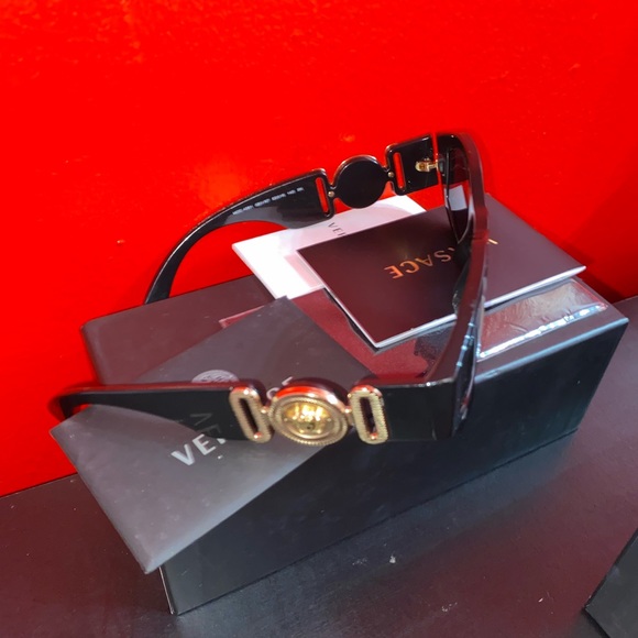 Medusa Biggie Sunglasses (Black) - Picture 4 of 7